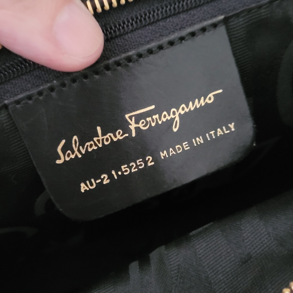 Salvatore Ferragamo Vintage Gancini Vara Chain Shoulder Bag - Picture 11 of 14